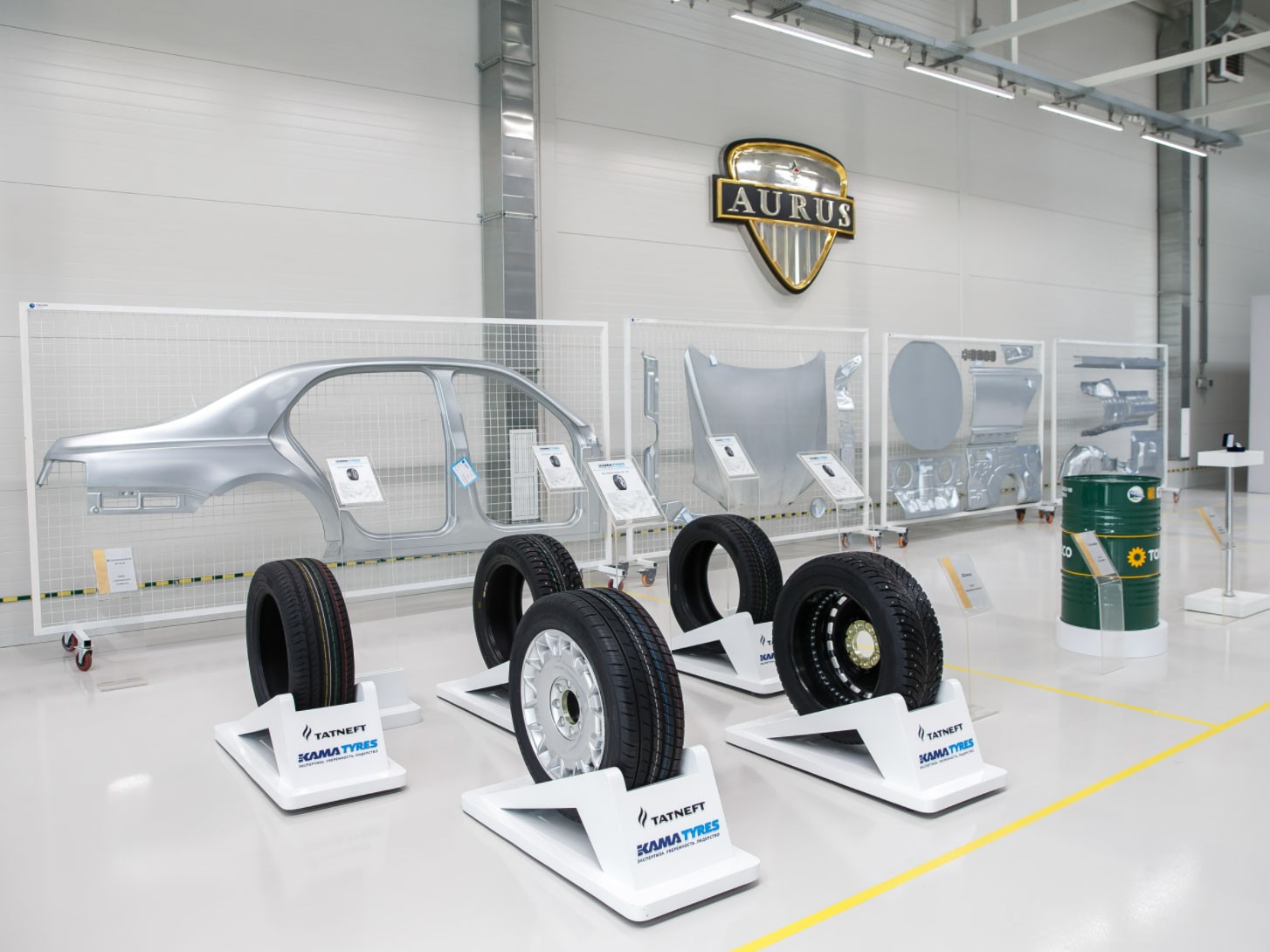 Kama Tyres представила новые шины для проекта «Единая модульная платформа» на презентации Aurus